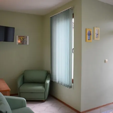 Sunny House 茨雷沃