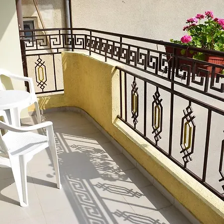 Sunny House 茨雷沃